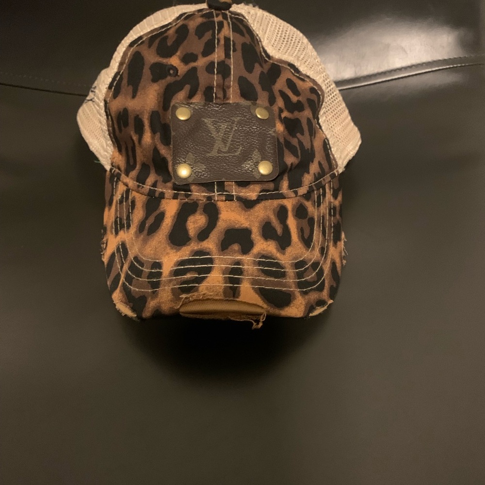 Leopard Print Cap with Mesh Back